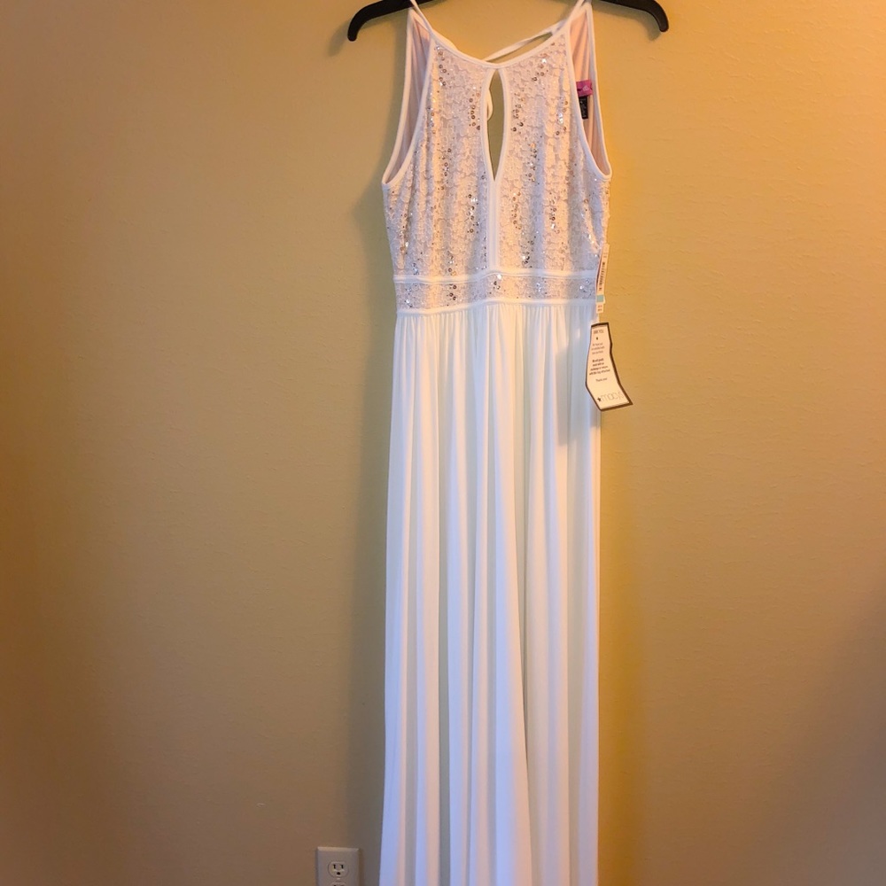NWT Ladies/Juniors White Formal